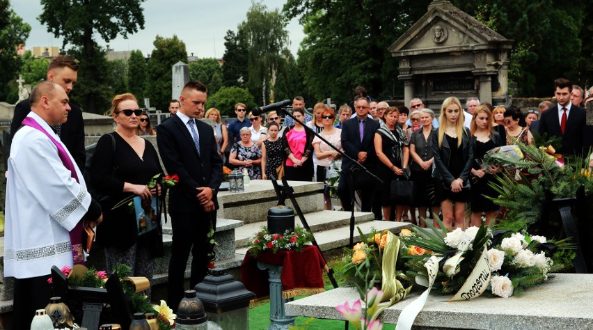 Sądeczanie i dziennikarze pożegnali redaktora Leszka Horwatha [ZDJĘCIA, WIDEO]