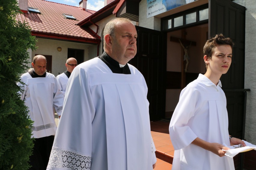 Pierwszą mszę świętą w parafii św. Brata Alberta w Makowie Mazowieckim odprawił nowy proboszcz