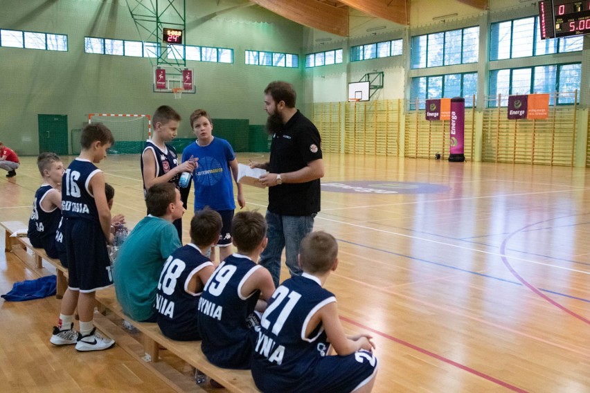 KOszykówka U12M. Energa Adkonis Słupsk uległa na swoim parkiecie 60:111 Gdyńskiej Akademii Koszykówki