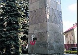 Usuną graffiti z symbolem Polski Walczącej z żywieckiego pomnika?
