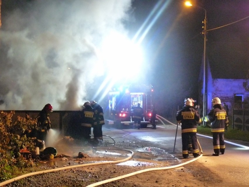 Pożar stodoły w podwrocławskich Dobrzykowicach