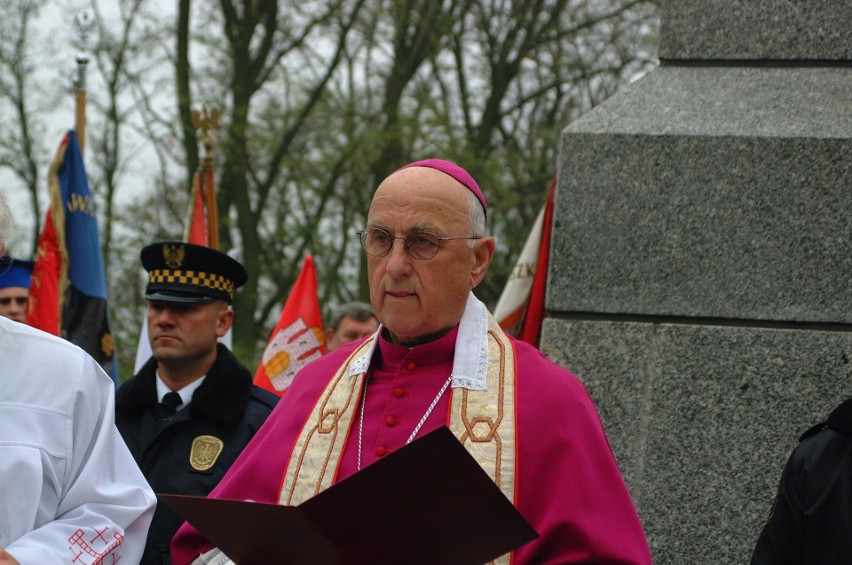 Uroczystości pogrzebowe biskupa seniora Bronisława...