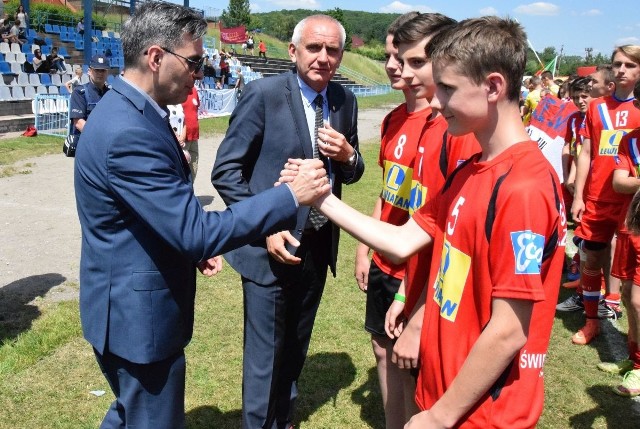 Zawodnicy Albanii otrzymali nagrody za grę w MiniEuro 2016.