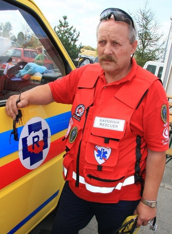 Mirosław Janz ma 52 lata. Jest szefem Rejonowego Sztabu Społecznej Krajowej Sieci Ratunkowej w Międzyrzeczu.
