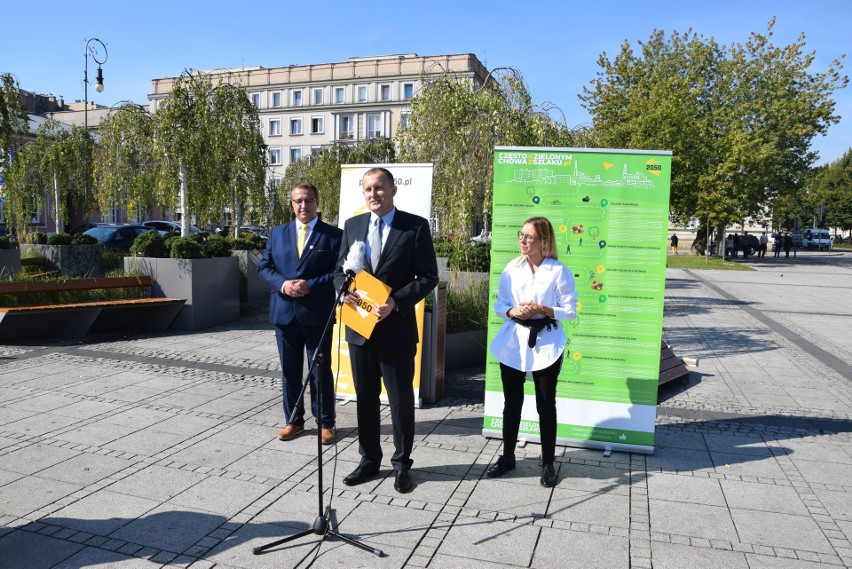 Zobacz kolejne zdjęcia. Przesuwaj zdjęcia w prawo - naciśnij...