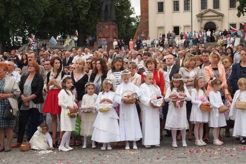 Boże Ciało w Gnieźnie: Procesja z prymasem Polakiem