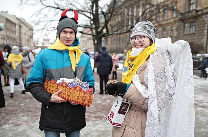 Ulicami Krakowa przeszedł Orszak Trzech Króli [ZDJĘCIA]