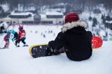 Zwichnięcia, skręcenia, złamania - to najczęstsze urazy jakich doznają narciarze i snowboardziści 