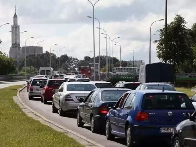 W stolicy Podlasia w ubiegłym roku kierowcy stracili średnio...