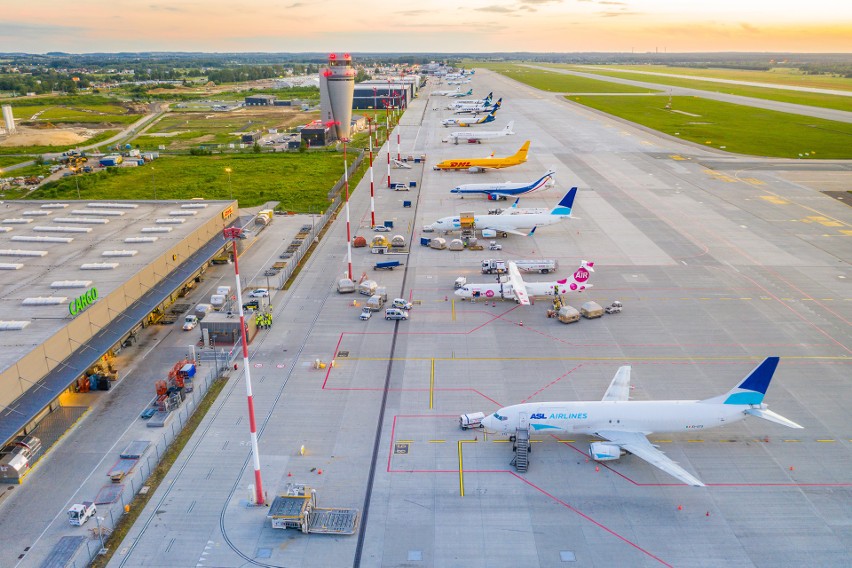 Katowice Airport to nowoczesny port lotniczy na terenie...