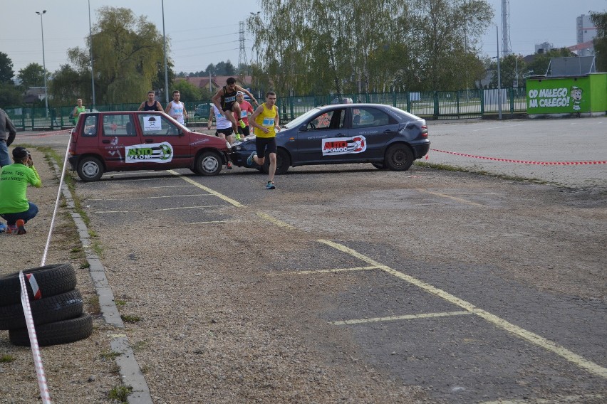 City Cross Częstochowa: 230 biegaczy na trasie miejskiego katorżnika [ZDJĘCIA]