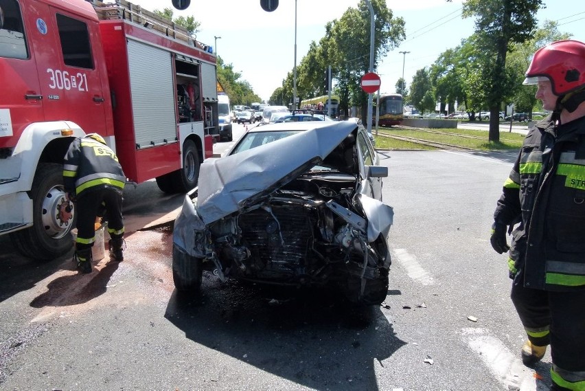 Wypadek an skrzyżowaniu Pabianickiej i 3 Maja