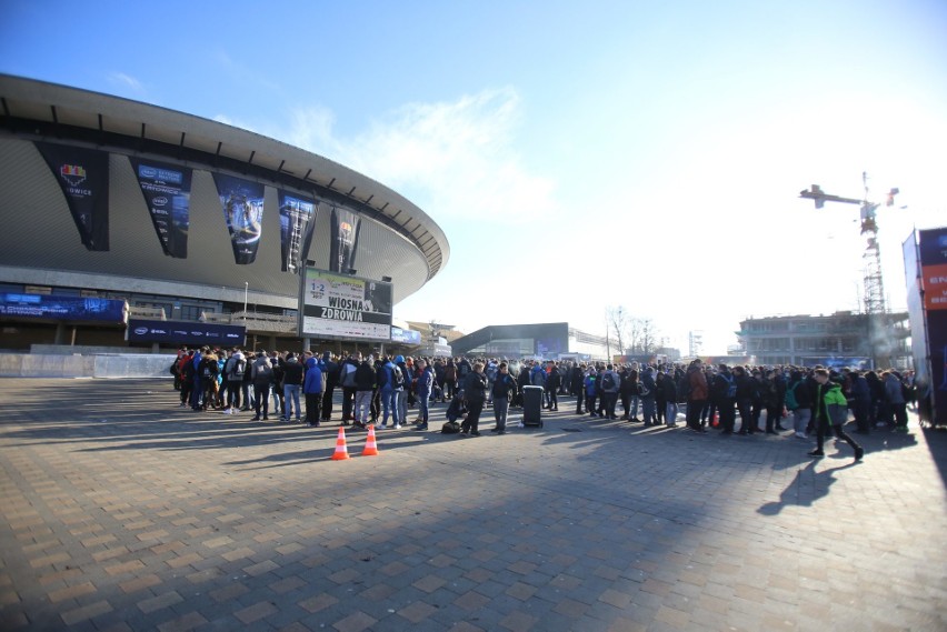 IEM 2017 Katowice. Gigantyczne kolejki pod Spodkiem