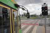 Zderzenie samochodu Ubera z tramwajem w Poznaniu. Kierowca auta nie ustąpił pierwszeństwa