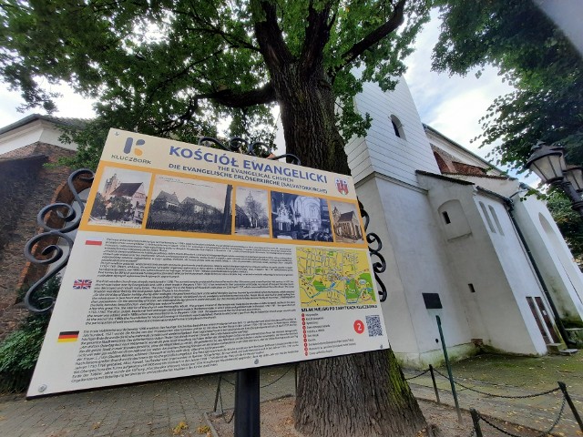 Remontowany zabytkowy Kościół Zbawiciela w Kluczborku.
