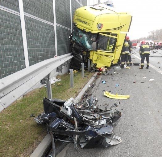 Śmiertelny wypadek w Bytomiu: Kierowca jechał pod prąd na...