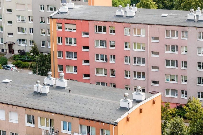 Jak zamontować panele woltaiczne w bloku lub na balkonie?...