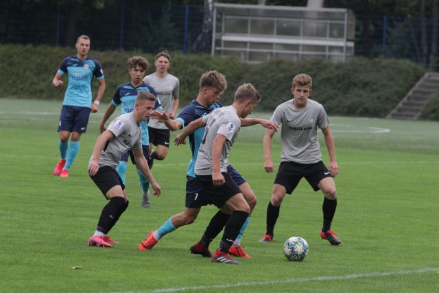 Gwarek Zabrze pokonał w CLJ U-18 Hutnika Kraków 2:1Zobacz kolejne zdjęcia. Przesuwaj zdjęcia w prawo - naciśnij strzałkę lub przycisk NASTĘPNE