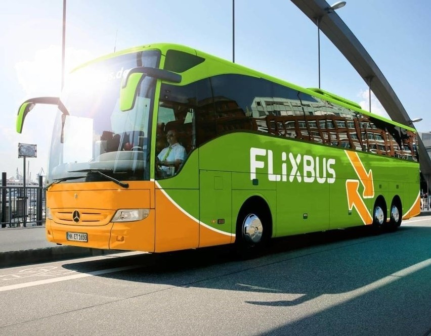 Pasażerowie mogą skorzystać z Flix Busa.