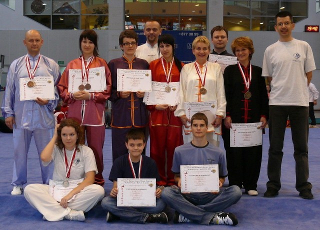 Zawodniczki i zawodnicy z Nowej Dęby oraz Rzeszowa wrócili z zawodów z wieloma medalami. 