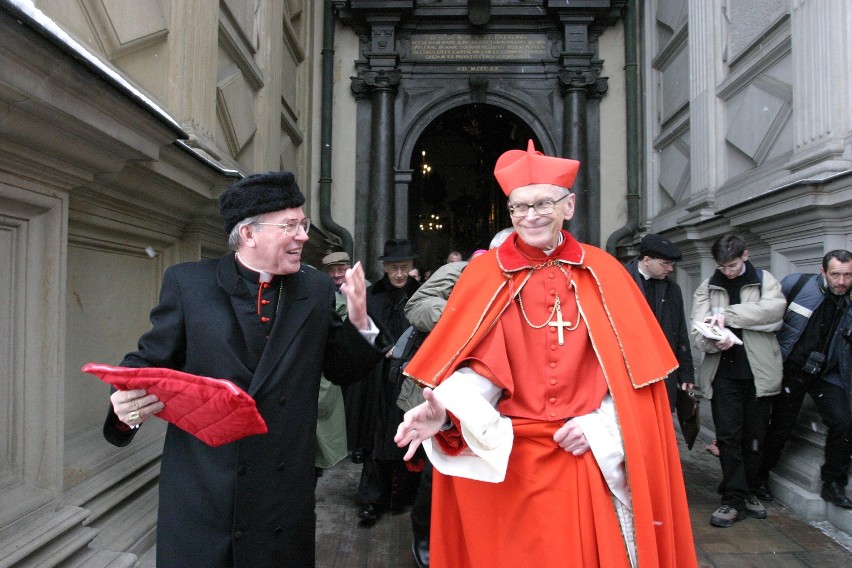 Kardynał Macharski nie żyje. Kraków stracił wielką postać [ZDJĘCIA]