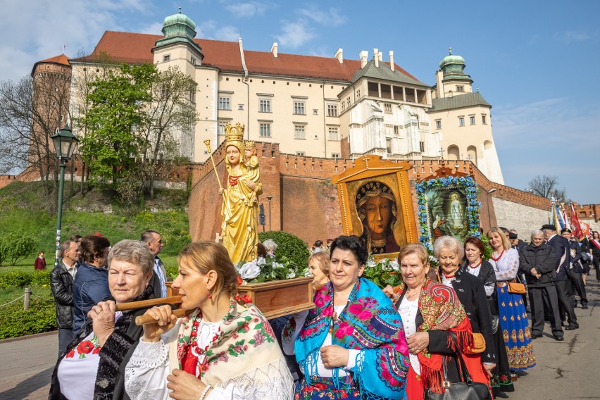 Po dwuletniej przerwie z Wawelu na Skałkę wyruszyła procesja ku czci świętego Stanisława 