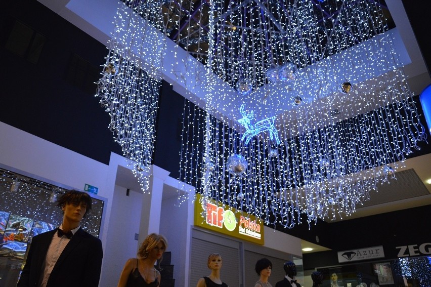 Uliczne świąteczne oświetlenie w Stalowej Woli wyjątkowo efektowne