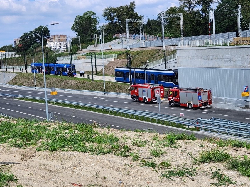 Kraków. Pierwszy dzień i już problemy. Wstrzymali ruch tramwajowy na Trasie Łagiewnickiej