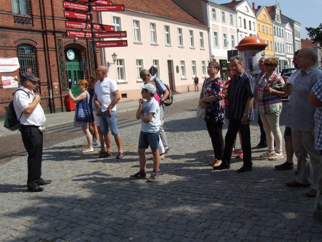 W tym roku wiele „Spacerków” prowadził Sławomir Grabowski. W niedzielę zaprasza przewodnik Anna Grzeszna-Kozikowska