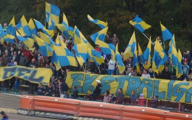 "Cel - ekstraliga" - głosił napis na flagach zawieszonych przez grudziądzkich fanów przed ostatnim meczem ligowym. Chociaż sportowo nie udało się go zrealizować, wiele wskazuje na to, że jednak tak się stanie