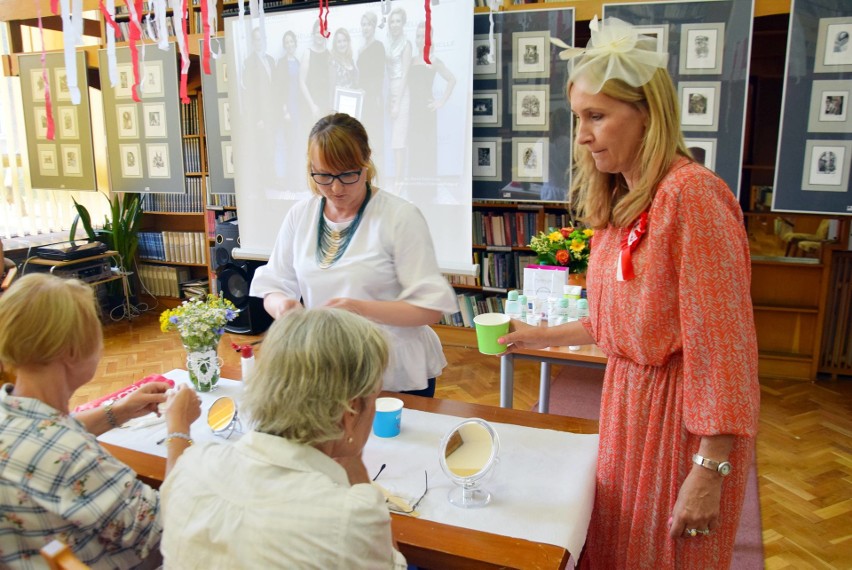 Noc bibliotek w Stargardzie. Mieszkańcy chętnie odwiedzali Książnicę Stargardzką i świetnie się tam bawili 