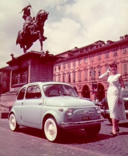 Odpowiedzią na mikrosamochody był Fiat 500 (1957 r.), który...