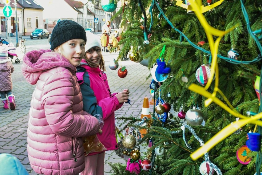 W sobotę na Rynku w Fordonie odbyły się Mikołajki...