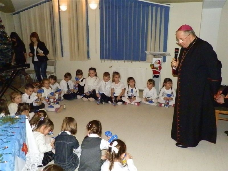 Biskup Roman Marcinkowski uczestniczył w Wigilii w...
