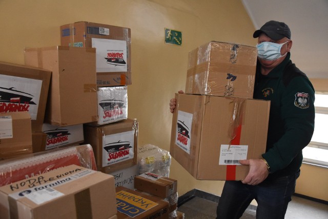 W rybnickim szpitalu trwa zbiórka medycznych darów dla szpitali na Ukrainie.  Zobacz kolejne zdjęcia. Przesuwaj zdjęcia w prawo - naciśnij strzałkę lub przycisk NASTĘPNE