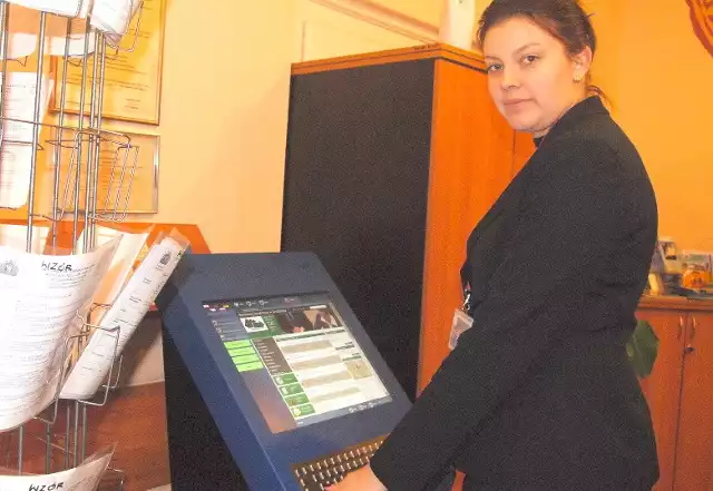 - Na razie petenci nie korzystali jeszcze z monitora - mówi Natalia Zakrzewska, pracownik Ratusza