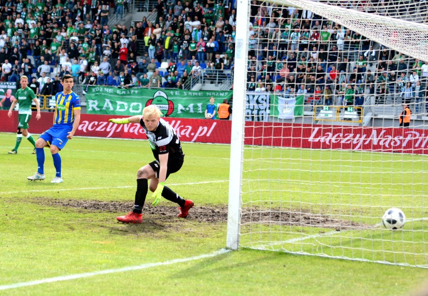 Radomiak Radom pokonał u siebie Elanę Toruń 2:0.