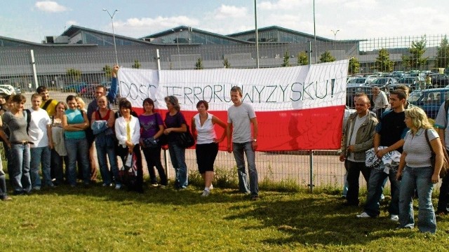 Przed czterema laty pracownicy Valeo w Chrzanowie ogłosili oficjalny strajk, domagając się podniesienia wynagrodzeń i odpowiedniego traktowania przez kierownictwo zakładu. Obecnie mówią tylko anonimowo.