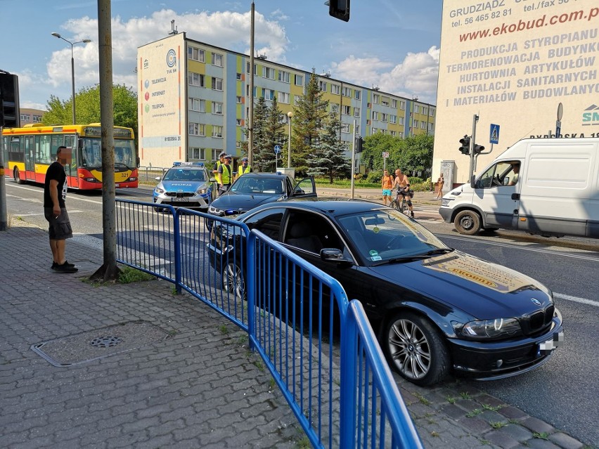 Potrącenie na ul. Bydgoskiej w Grudziądzu. 74-latek trafił do szpitala