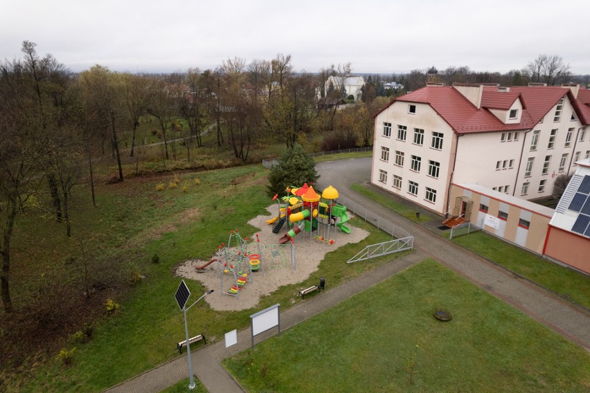 Na terenie gminy Stary Dzików postawiono place zabaw [ZDJĘCIA, WIDEO]