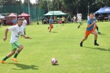 Upamiętnili piłkarzy i wzięli udział w akcji charytatywnej w Sianowie [WIDEO, ZDJĘCIA]