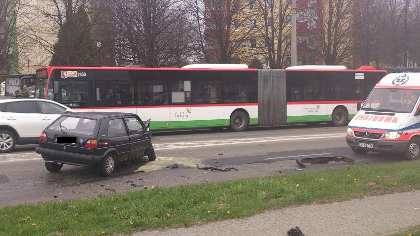 Wypadek na ul. Orkana: Trzy osoby w szpitalu (ZDJĘCIA)