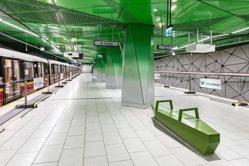 W Warszawie otwierają trzy nowe stacje metra, a w Krakowie nadal tylko planują podziemną komunikację