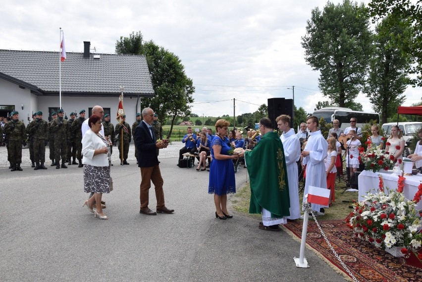 Mieszkańcy uhonorowali 11 chłopów z Masłomiącej zamordowanych w obozie Gross-Rosen [ZDJĘCIA]