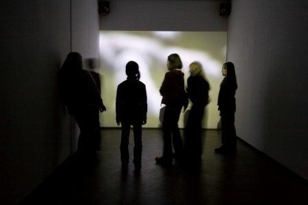 Zdjęcie z wystawy "Niskie ciśnienie, porywisty wiatr" Daniela Rumiancewa, Galeria Arsenał 2008.