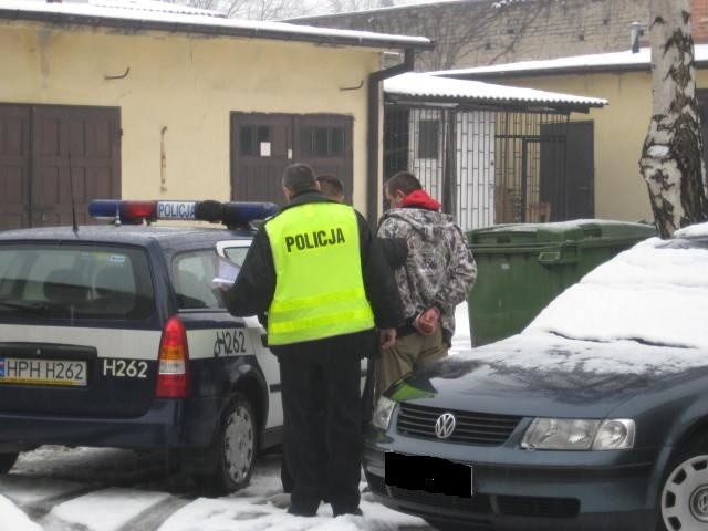 Mężczyzna prosto z domu trafił do komendy policji  w Zwoleniu.