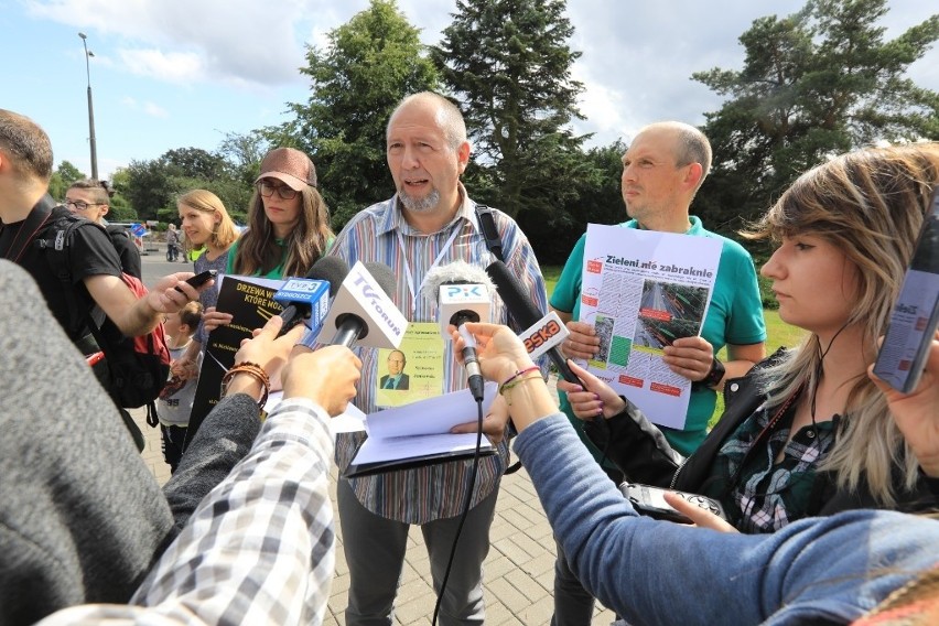 Na placu Rapackiego w Toruniu znów protestowały tłumy....