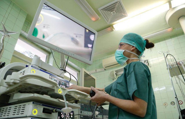 Urologia - zdjęcie ilustracyjne - przygotowanie do operacji endoskopowej raka prostaty