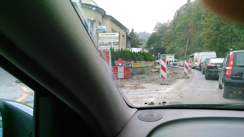Na odcinku 250 metrów drogi z Ustronia do Wisły stałem prawie godzinę, ruch w Wiśle został wstrzymany