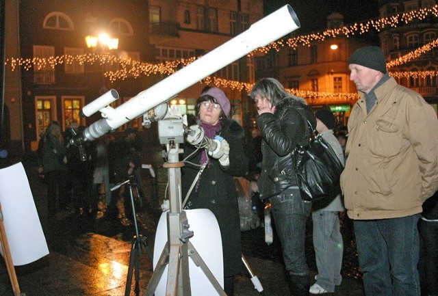 Zlot Teleskopów wszelakich na Rynku Głównym był jedną z imprez zorganizowanych ostatnio przez planetarium